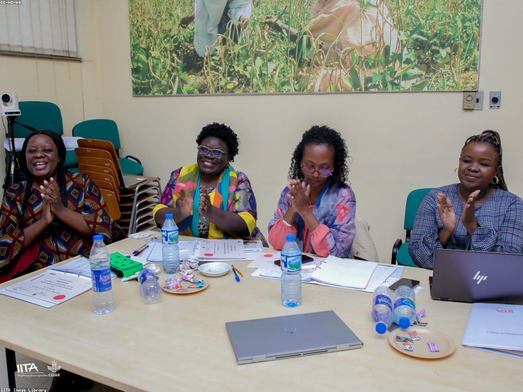 យុទ្ធសាស្ត្រដឹកនាំ